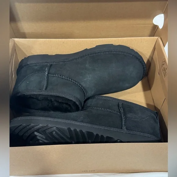 Kids UGG boots - Picture 8 of 9